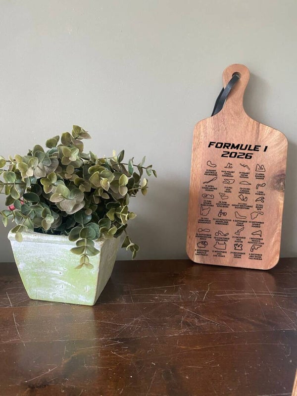 Formule 1 Tapasplank 2026 - Gegraveerde F1 Kalender Houten Plank 35x15cm