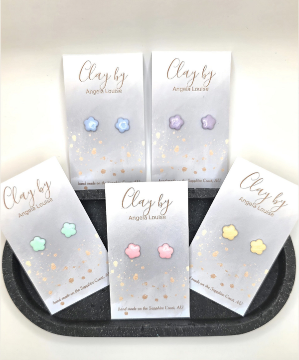 Flower- Pastel studs - light texture