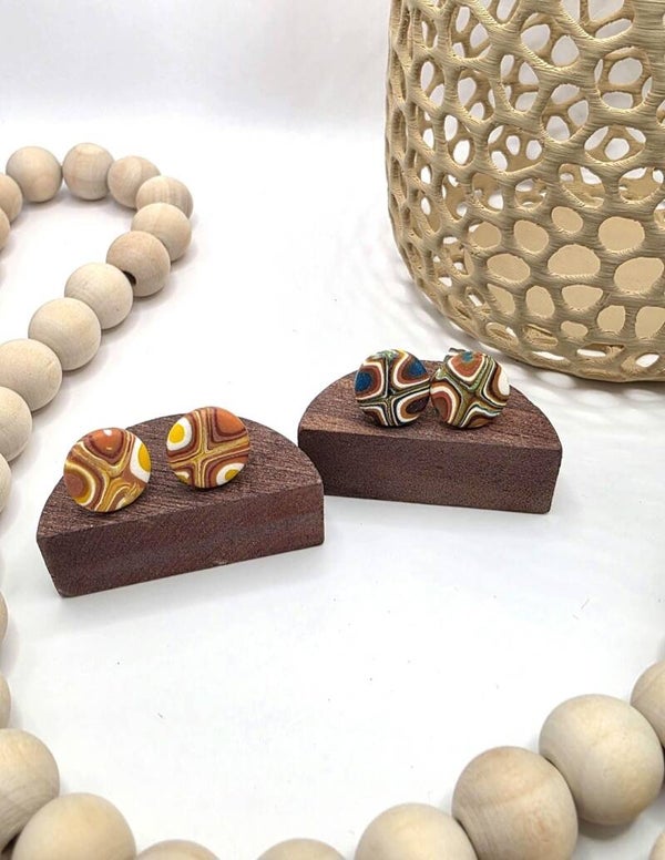 Retro Groove stud