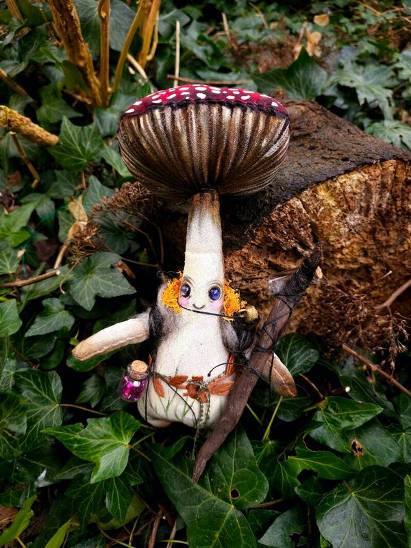 Schroomling doll " the Herbalist"