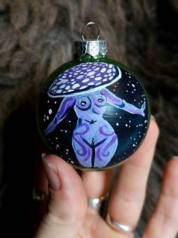 Muschroom xmass Bauble glass "purple schroomlady"
