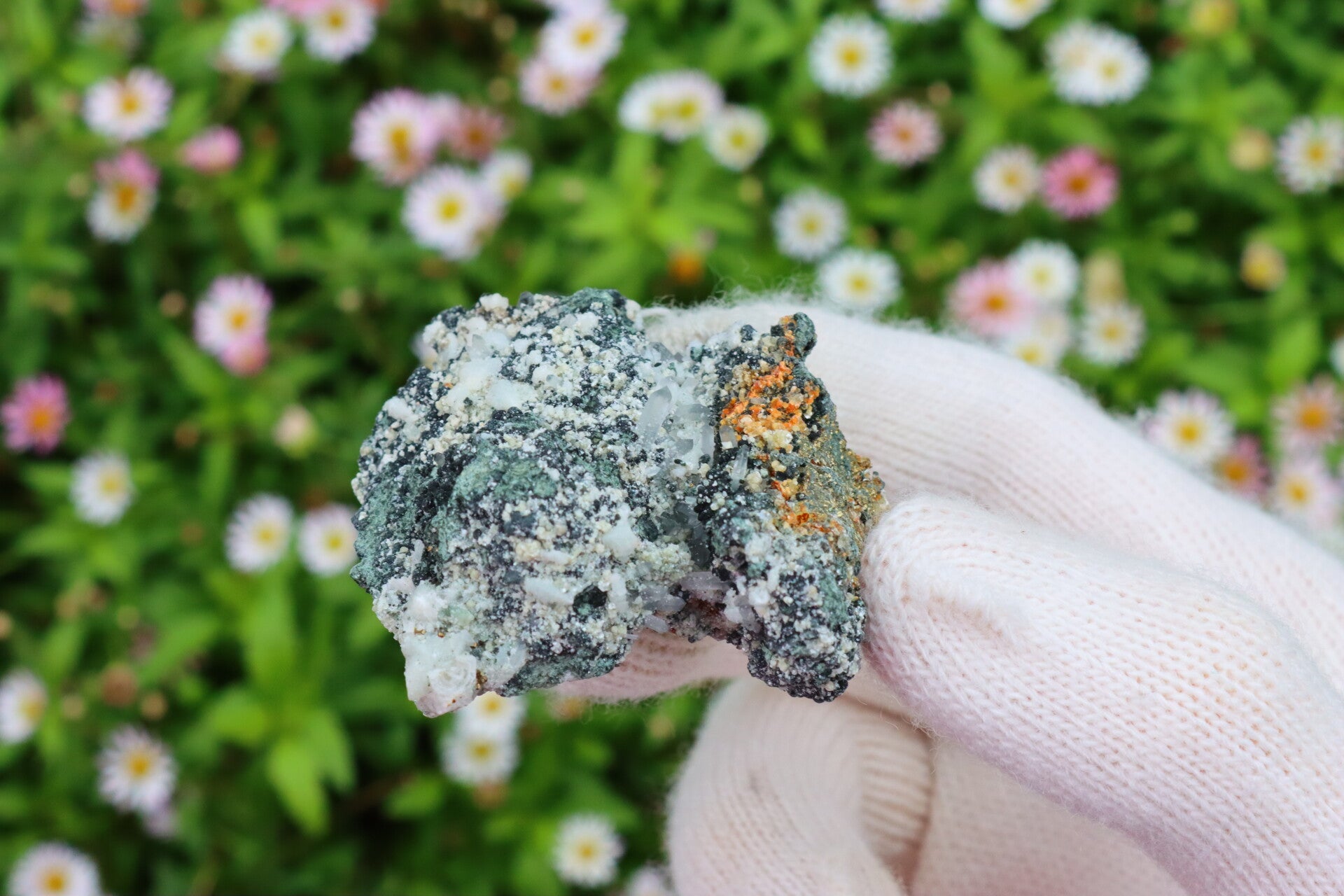 Kwarts & Pyriet op Ertsmatrix