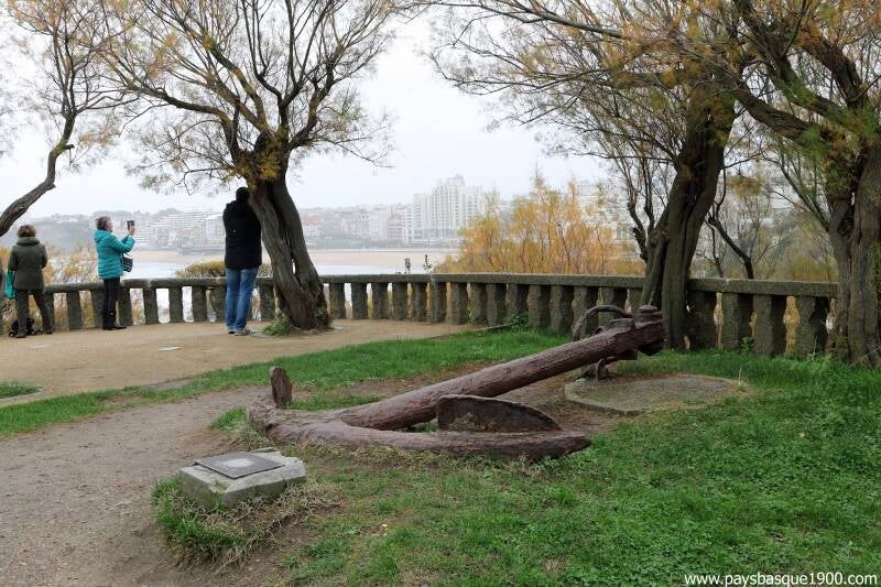 Une ancre du Padosa fut remontée en 1978 et installée sur le plateau de l’Atalaye en hommage aux marins disparus.