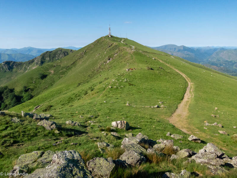 Cromlech d'Erregelu et sommet du Baigura 897m