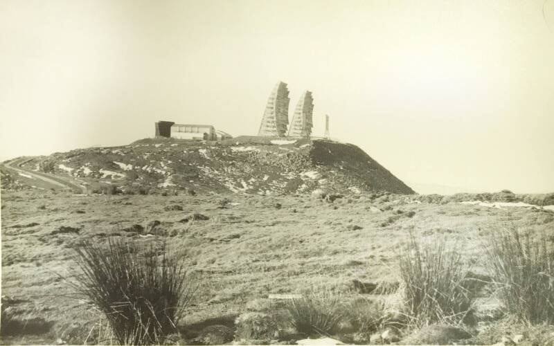 La base 877th Squadron Warning Control W-6 du Gorramendi