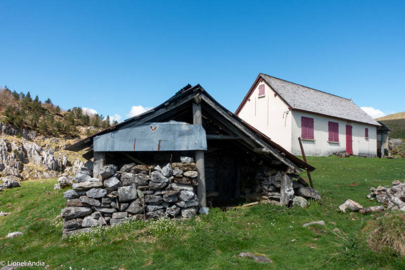 L'ancienne et la nouvelle cabane de Ligoleta à Sainte-Engrâce