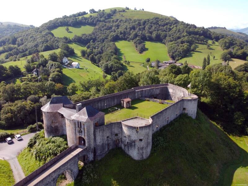 Le château de Mauléon-Licharre