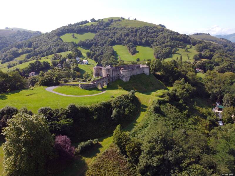 Le château de Mauléon-Licharre