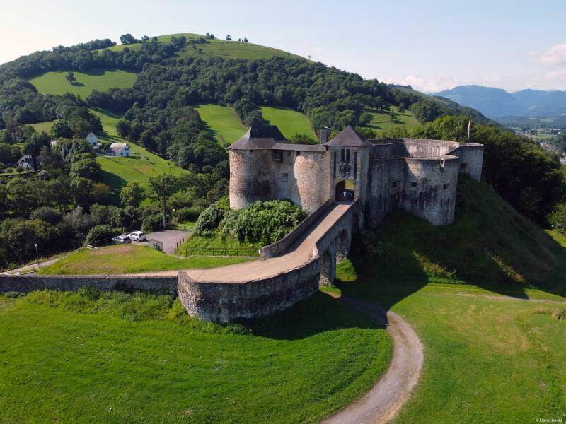 Le château de Mauléon-Licharre
