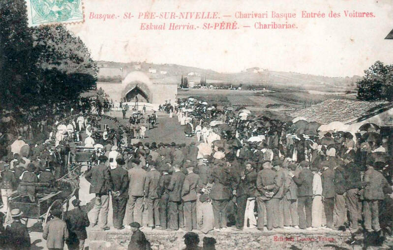  Les Charivaris au Pays Basque : Parades Bruyantes et Réprobation Sociale