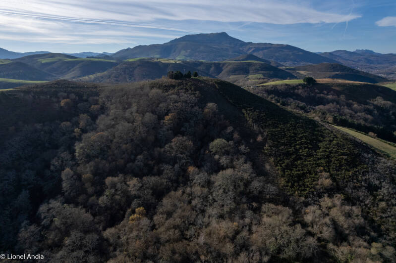 La colline de Sainte-Barbe à Ibarron