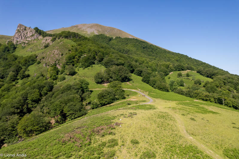 La nécropole du Col d'Elhorrieta 831m au pied de l'Hautza 1 306m