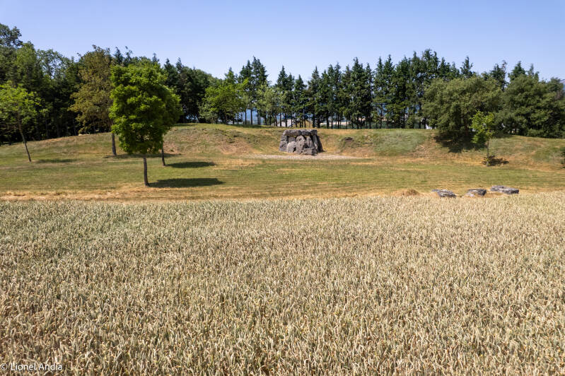 Le dolmen d’Aizkomendi à San Millán-Donemiliaga, en Álava