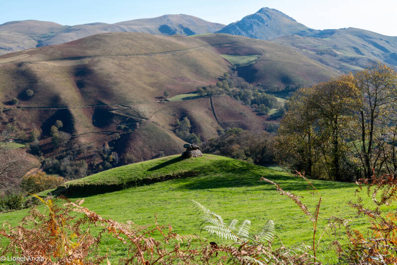 Le dolmen de Gasteynia à Mendive