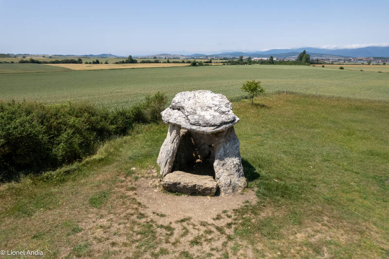 Le Dolmen de Sorginetxe à Arrizala