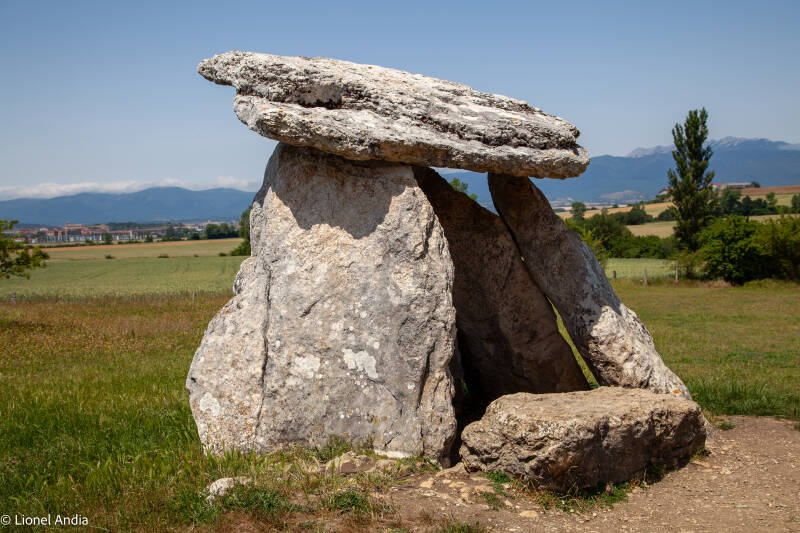 Le dolmen de Sorginetxe, la « maison des sorcières » d’Alava