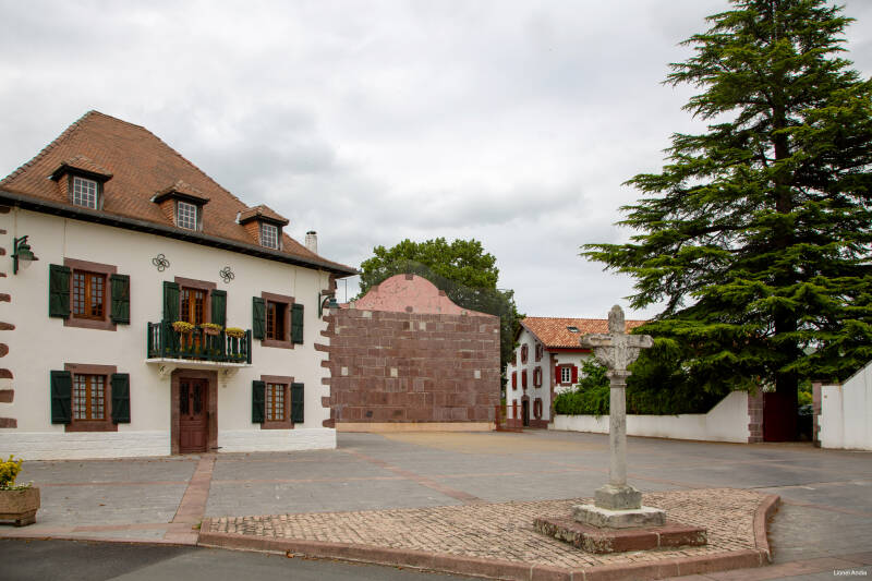 Le village de Saint-Jean-le-Vieux - Donazaharre