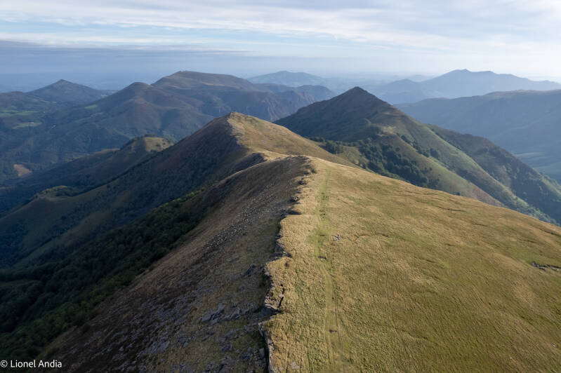 Akomendi et Irubelakaskoa depuis le sommet du Gorramakil