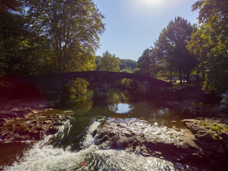 Ascain le Pont Romain et la Nivelle