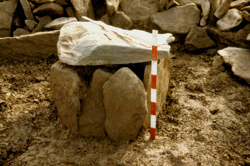 Fouille de Jacques Blot du cromlech de Méatsé à Itxassou en 1993