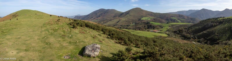 Le menhir de Gorospil à Itxassou