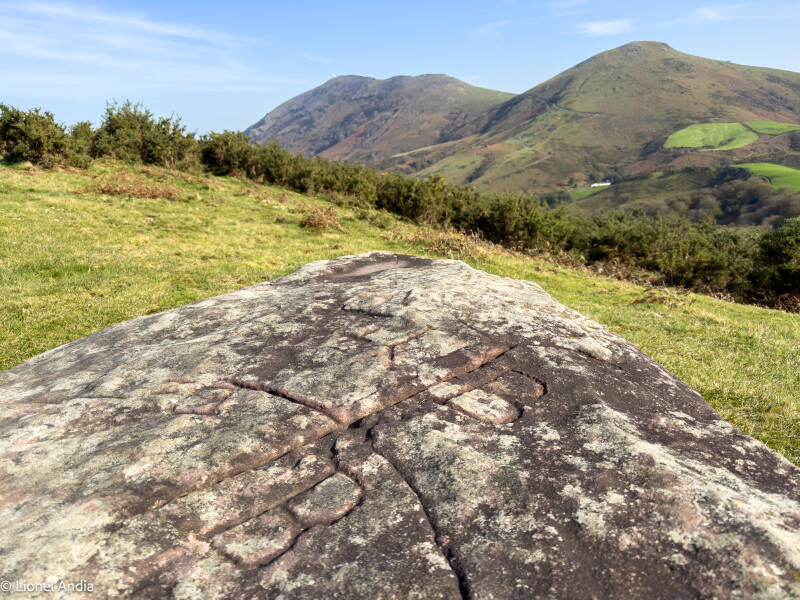 Le menhir de Gorospil à Itxassou