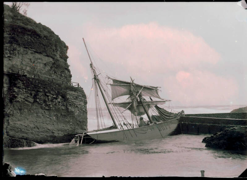 Naufrage orphelin Biarritz 1882