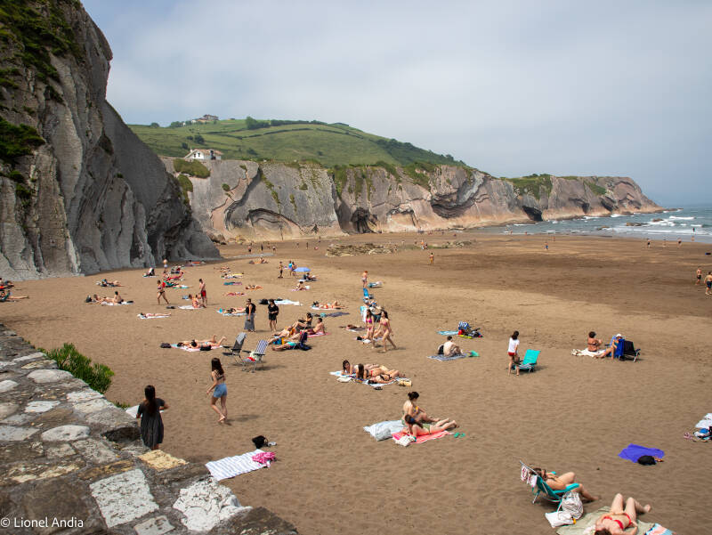 La plage d’Itzurun à Zumaia