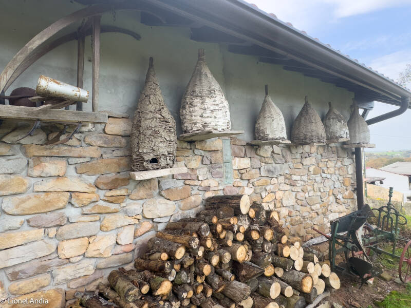 Anciennes ruches à Urrugne