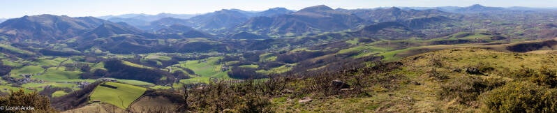 Le vaste panorama qu'offre l'Ursuia a sans doute contribué à faire de cette montagne un important site défensif dès la Protohistoire.