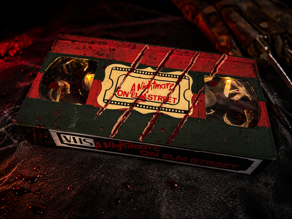 Freddy’s Eternal Nightmare – Beleuchtetes VHS-Artefakt