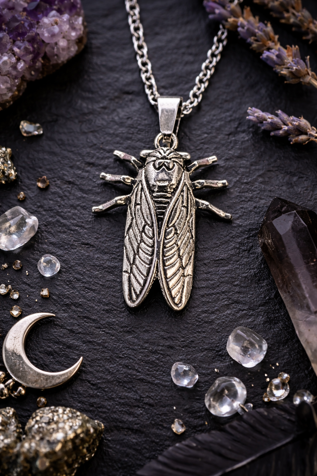 Zikade: Erwachen & Unsterblichkeit, Kettenanhänger