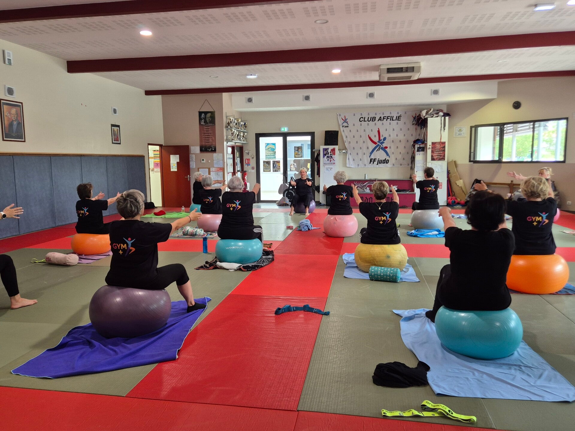 Cours de pilates à Tosse en association