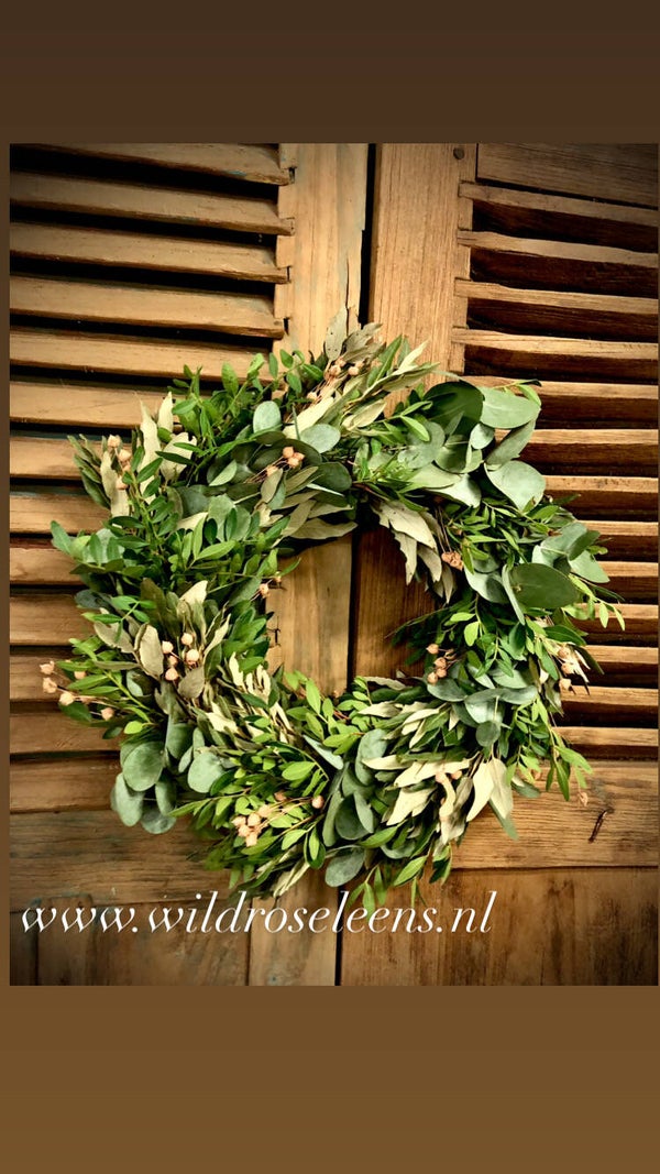 Gebonden krans roze tint