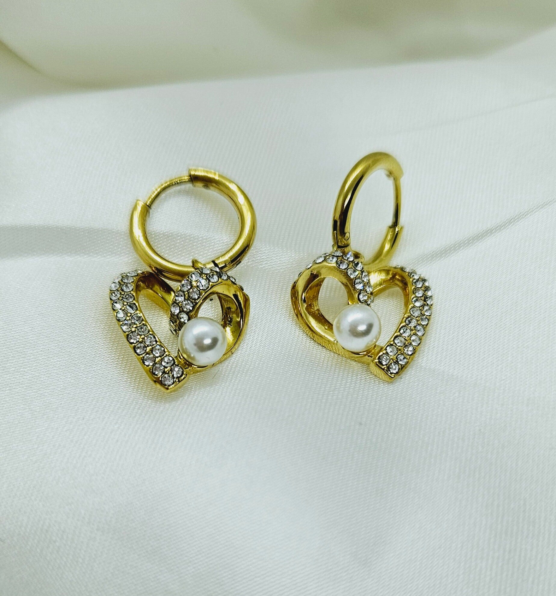 BOUCLE D'OREILLE Coeur perlé