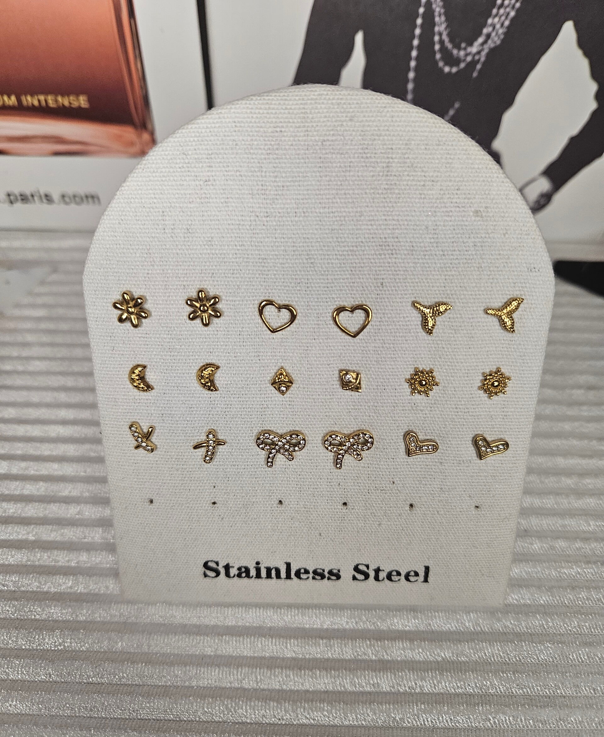 BOUCLE D'OREILLE " PUCE"