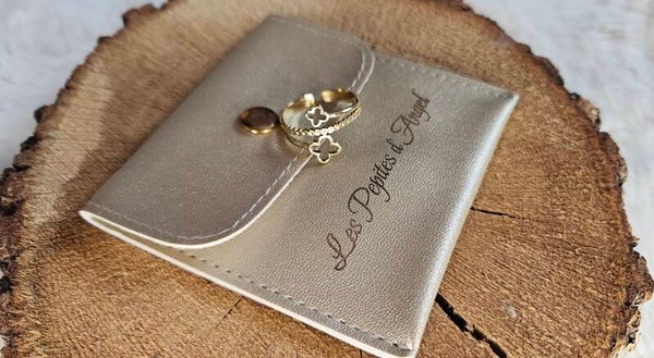 💍 Bague Dorée Croisée – Motif Trèfle (Nouveauté)