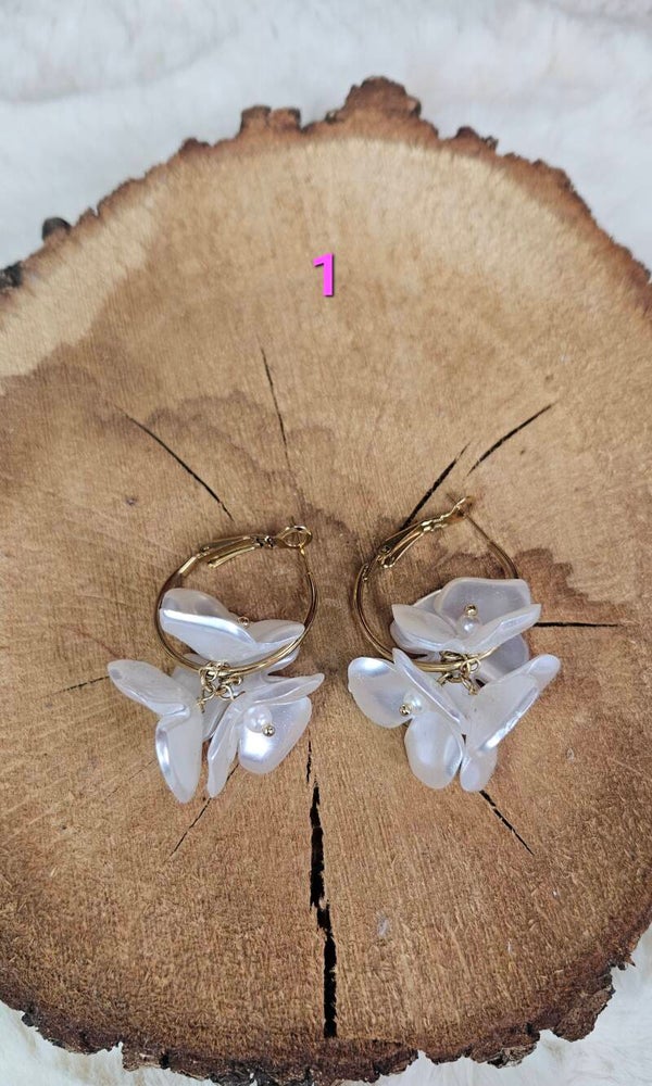✨ Découvrez notre collection de boucles d’oreilles tendance ! ✨