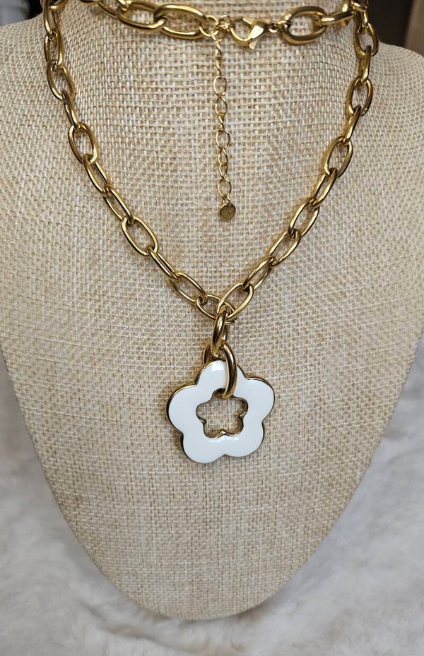 ✨ Collier long doré à gros pendentif fleur nacrée – Collection Braderie ✨