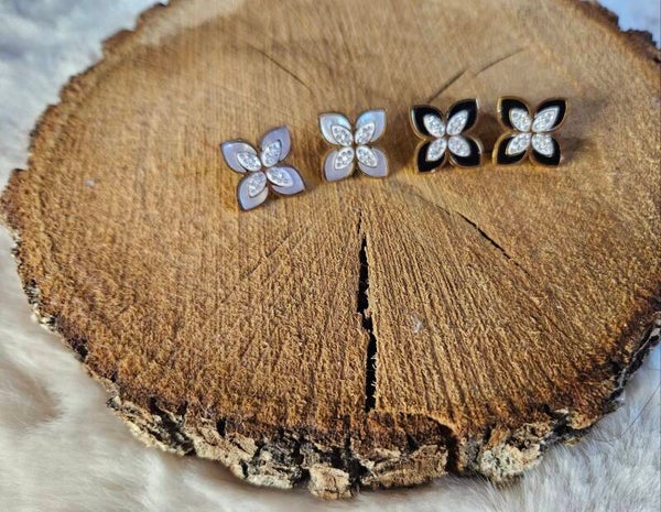 🌸 Boucles d’Oreilles “Fleurs Dorées”