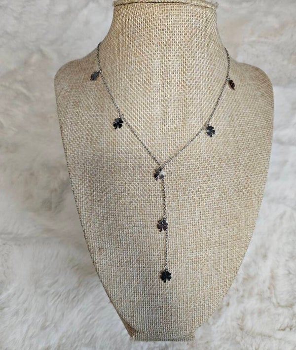 🍀 Collier Long en Y Argenté – Pampilles Trèfles
