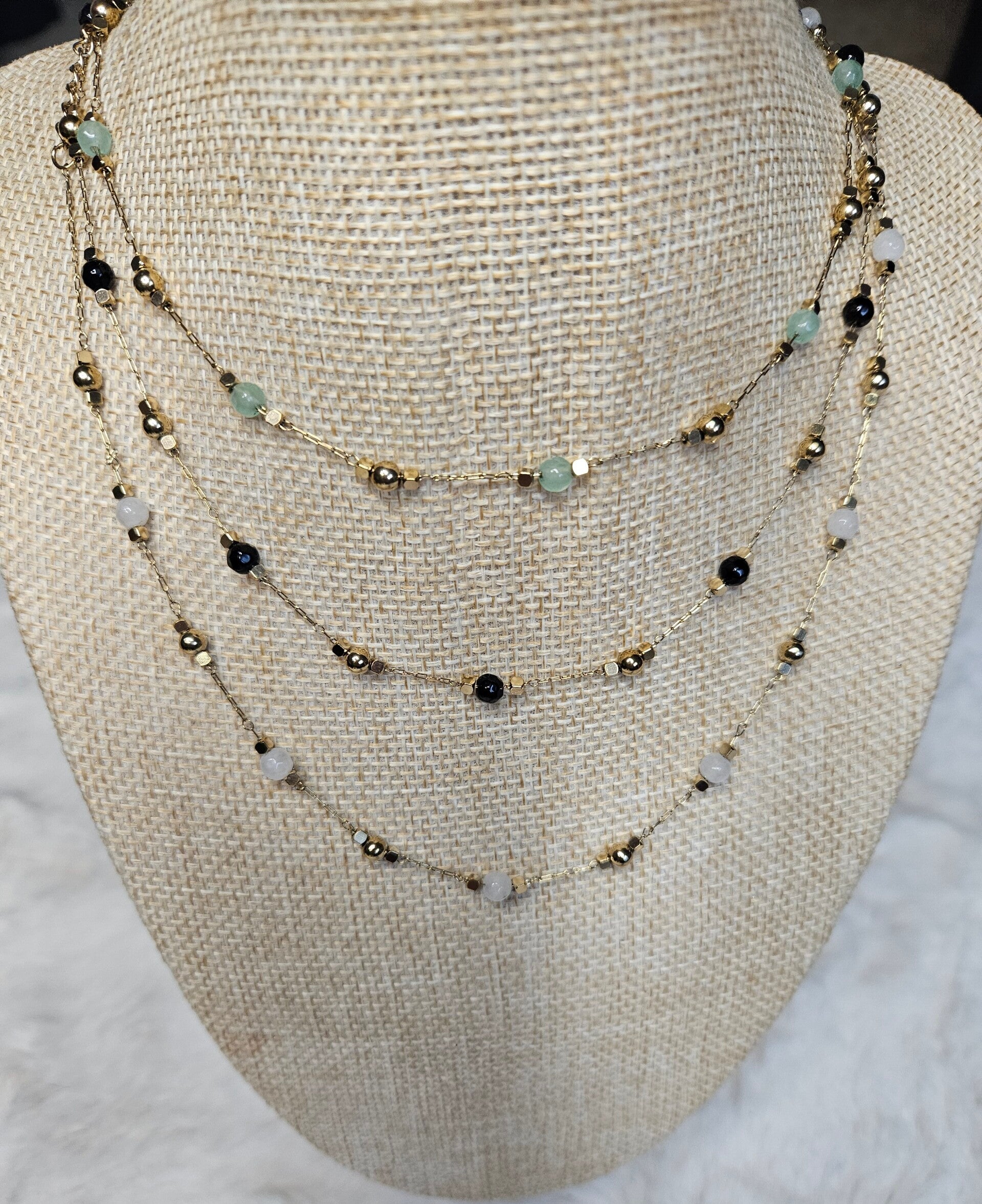 Collier Énora chaine doré – Perles colorées