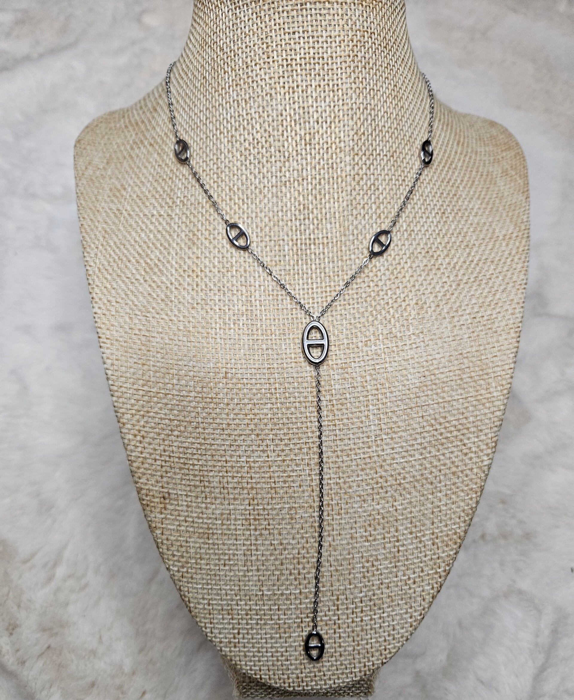 Collier " DELTA "  en Y à Mailles Marines –  Argenté