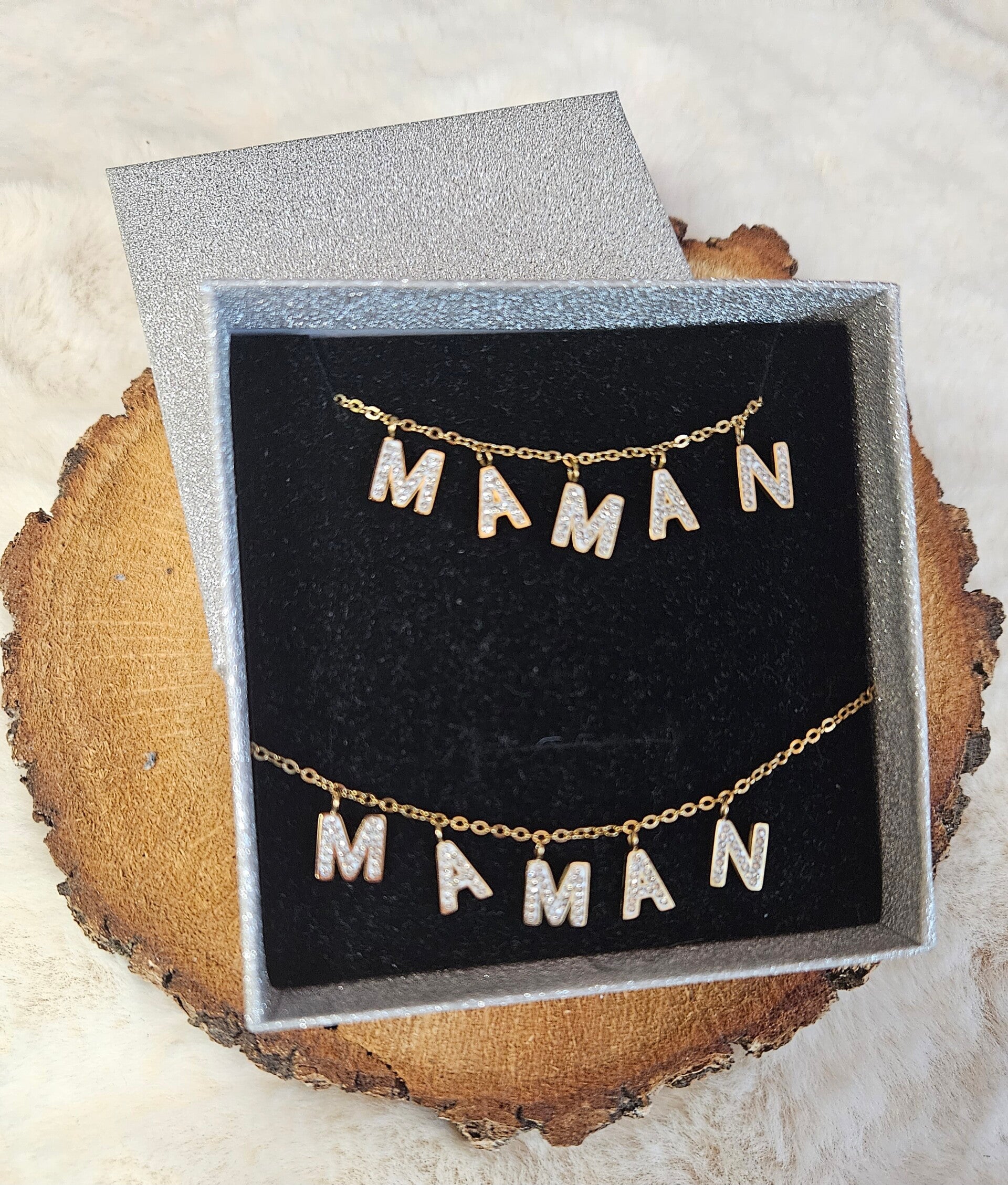 Parure dorée « Maman » – Éclat et tendresse