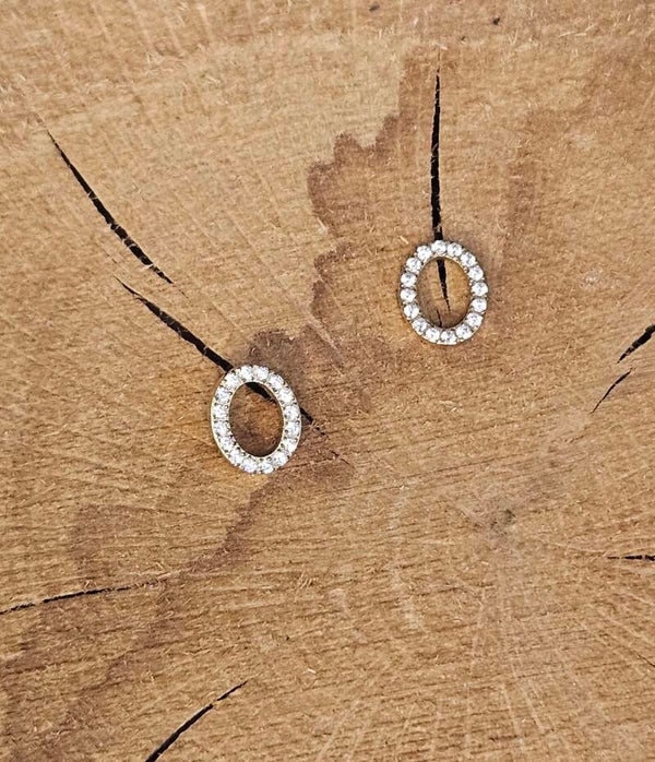 ✨ Boucles d’Oreilles Puces Ovales – Strass