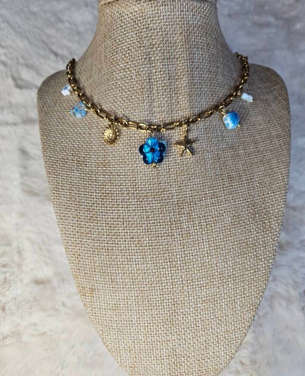 Collier breloques colorées