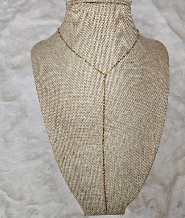 Collier “Linéa” – La Simplicité qui Brille