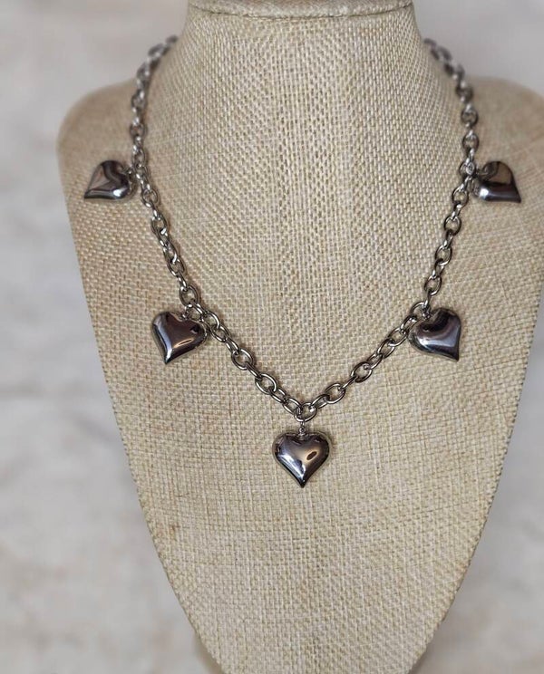 ✨ Collier Maximaliste Argenté – Cœurs Inoxydables ✨