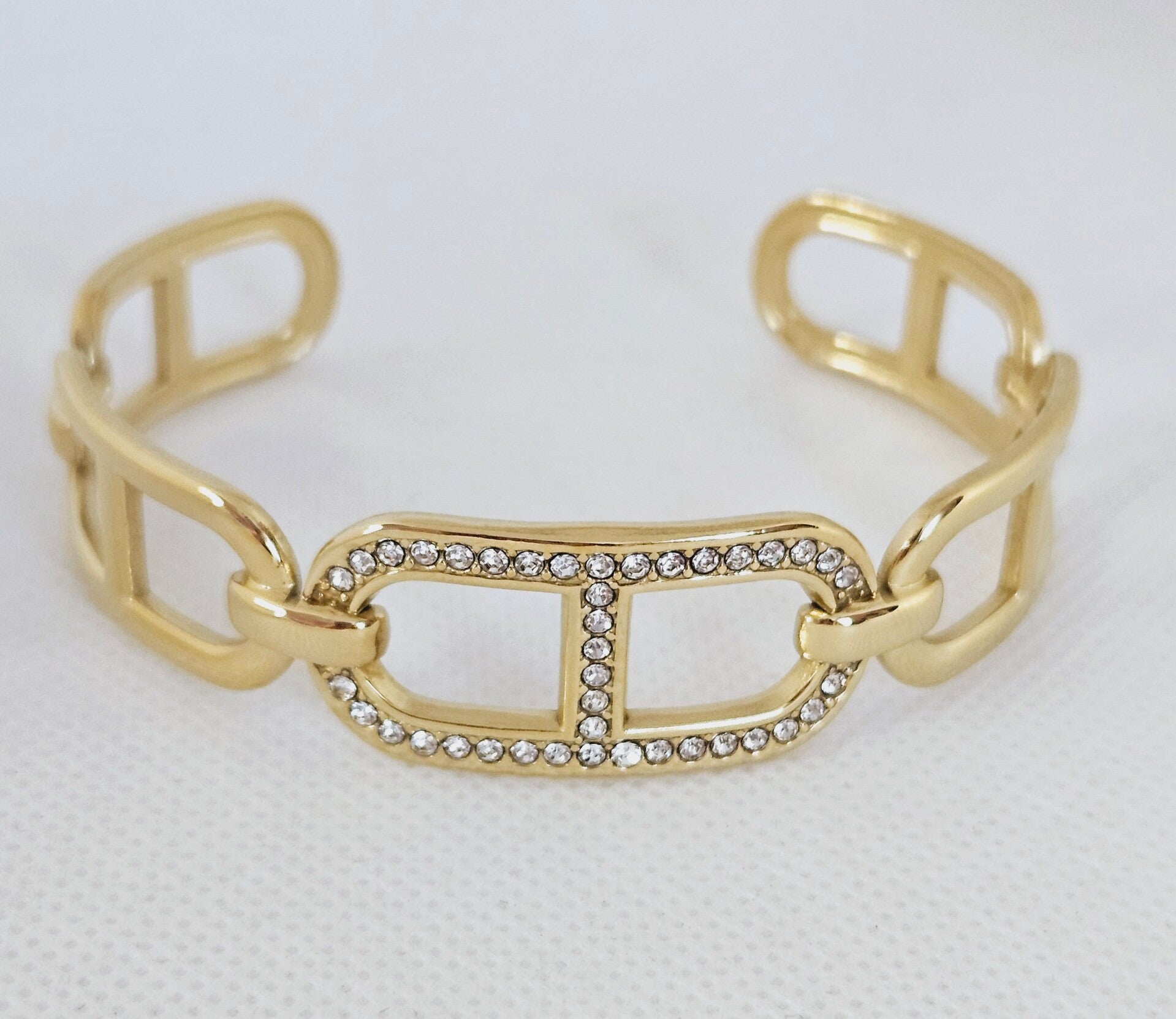 ✨ Nouveau bracelet " GLAM "  jonc doré : maille marine & strass, modèle XL ajustable.