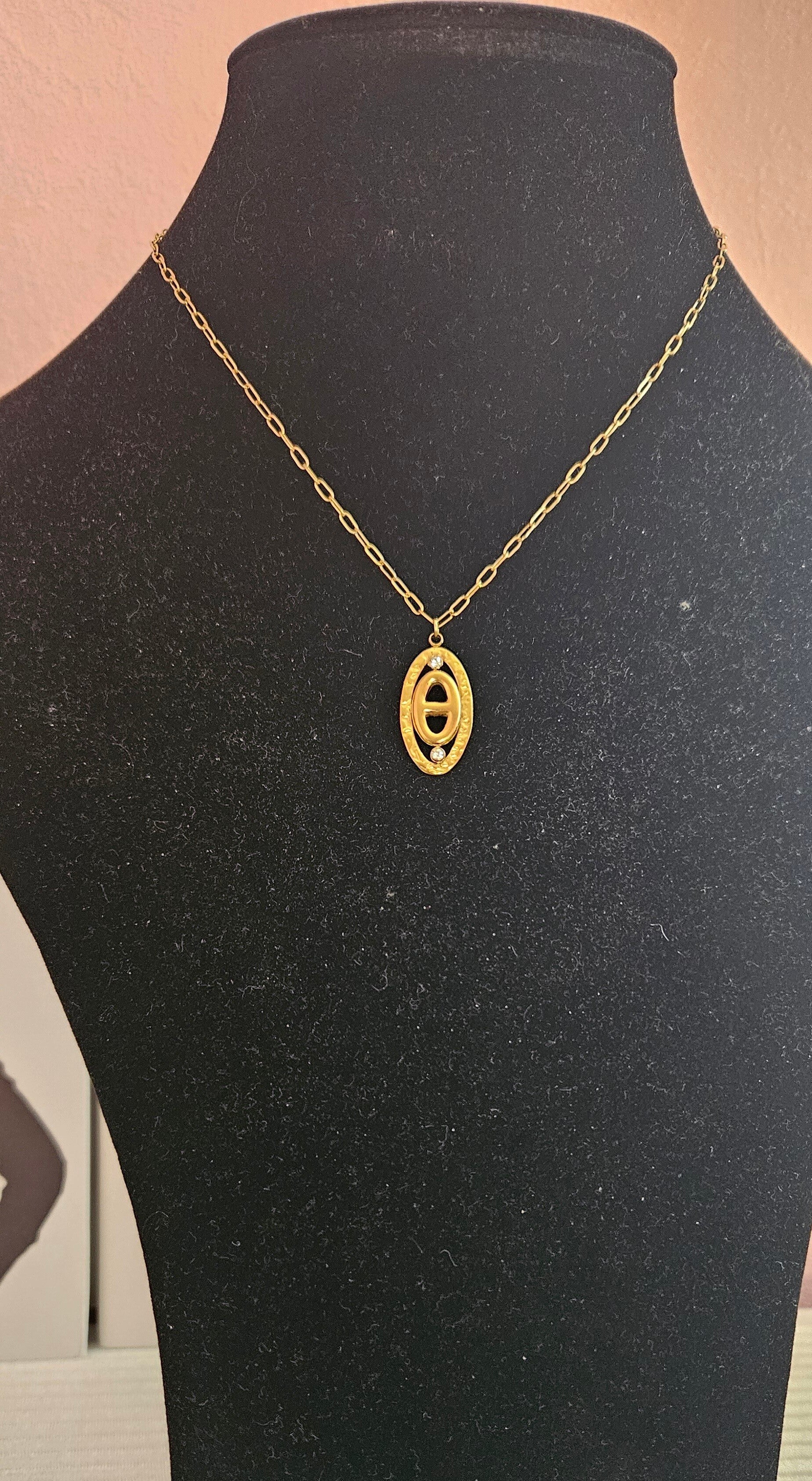 « Collier Doré Élégance Marine avec Zircons »